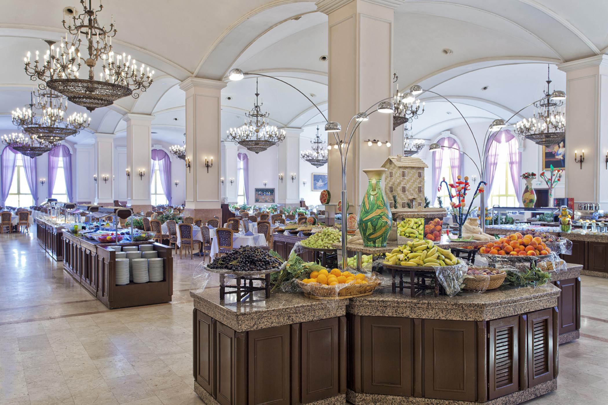 Курортний комплекс Kremlin Palace Анталія