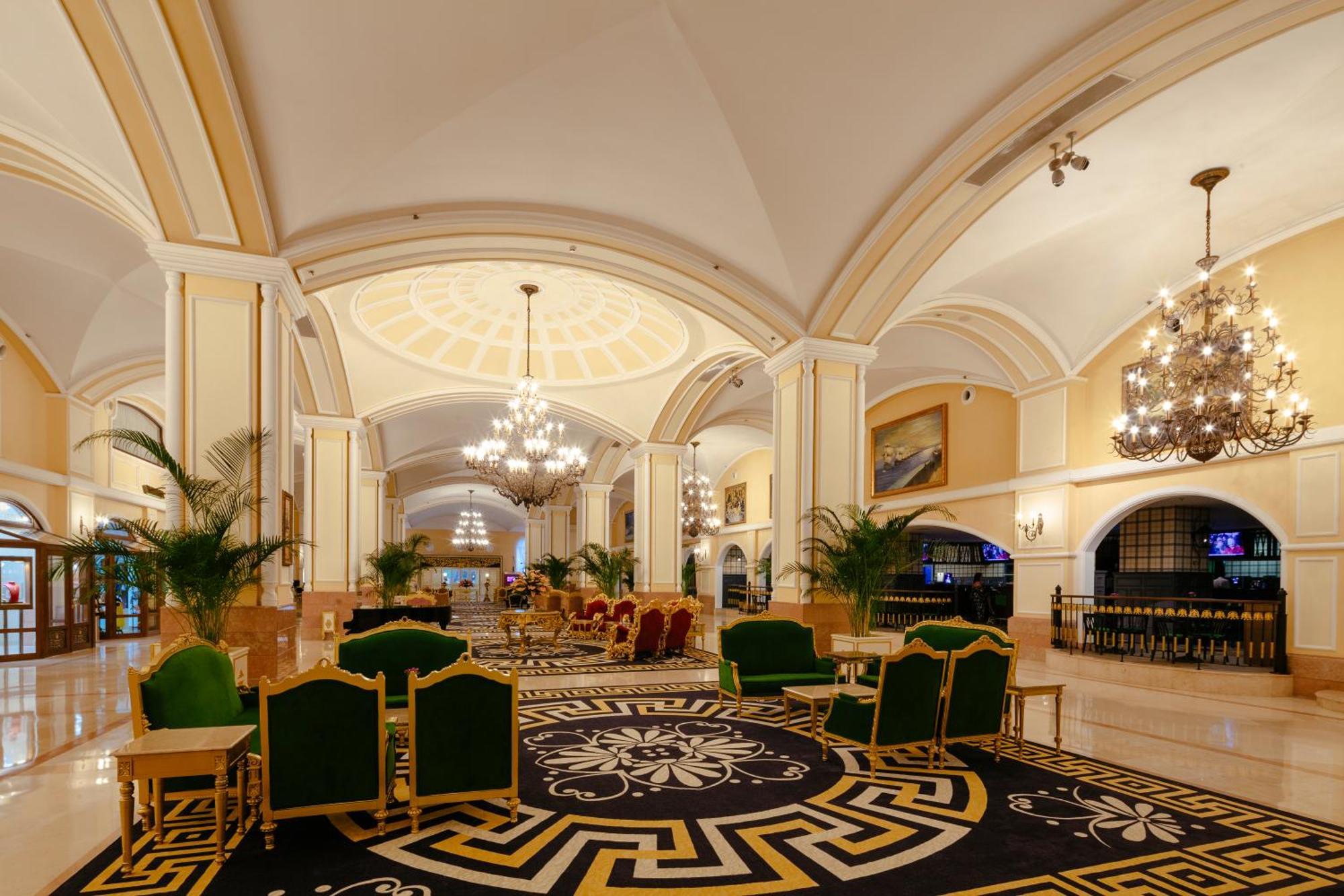אתר נופש Kremlin Palace 5*