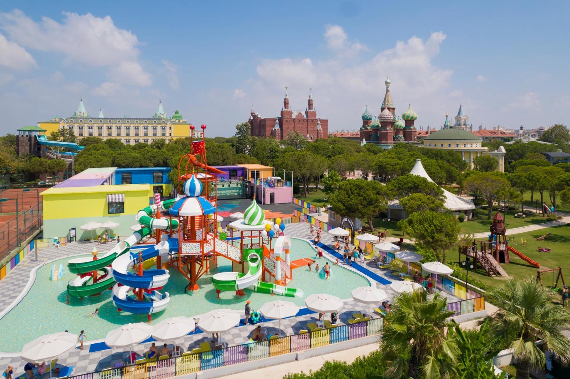 אתר נופש Kremlin Palace 5*