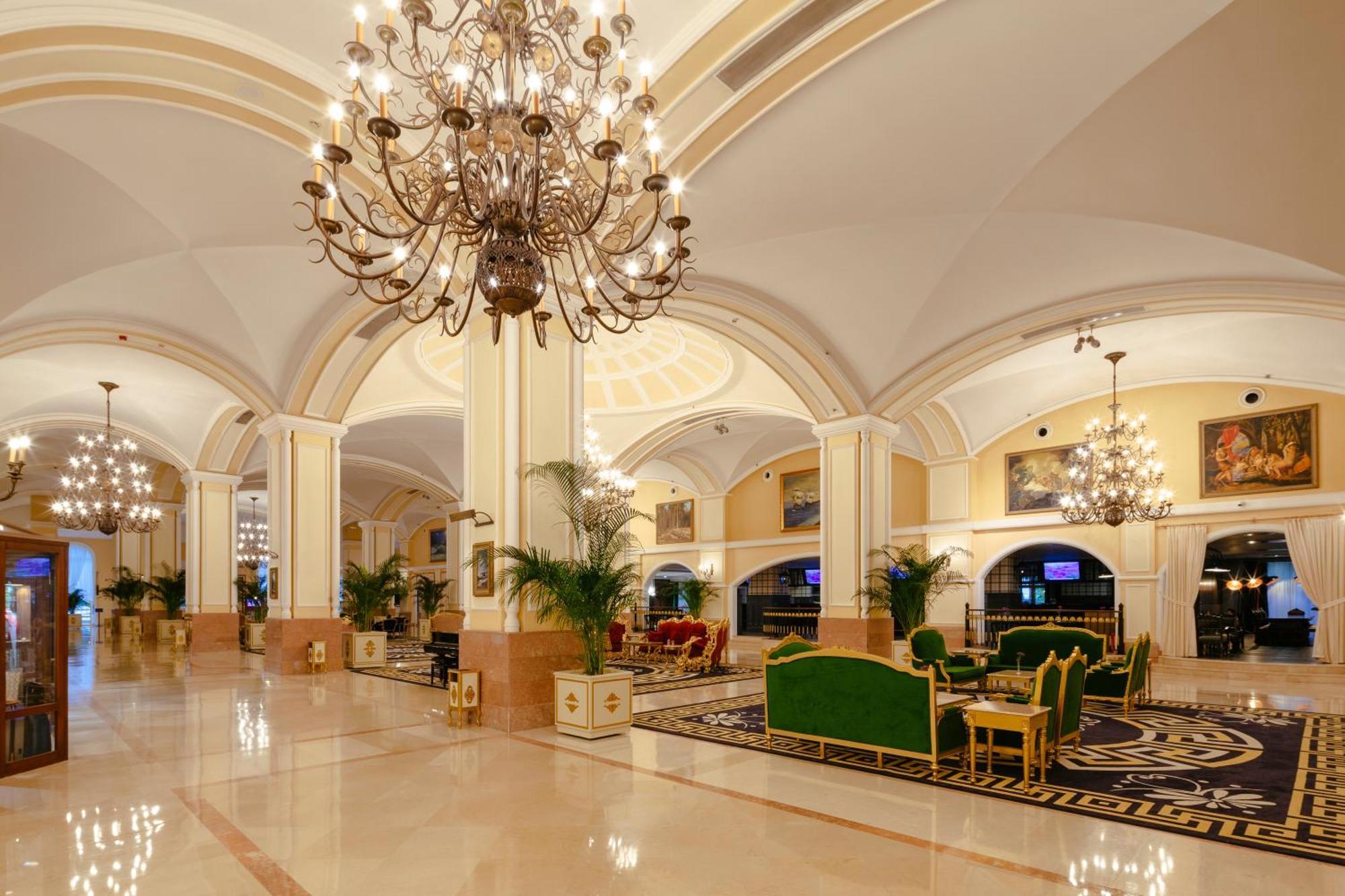 Курортний комплекс Kremlin Palace 5*