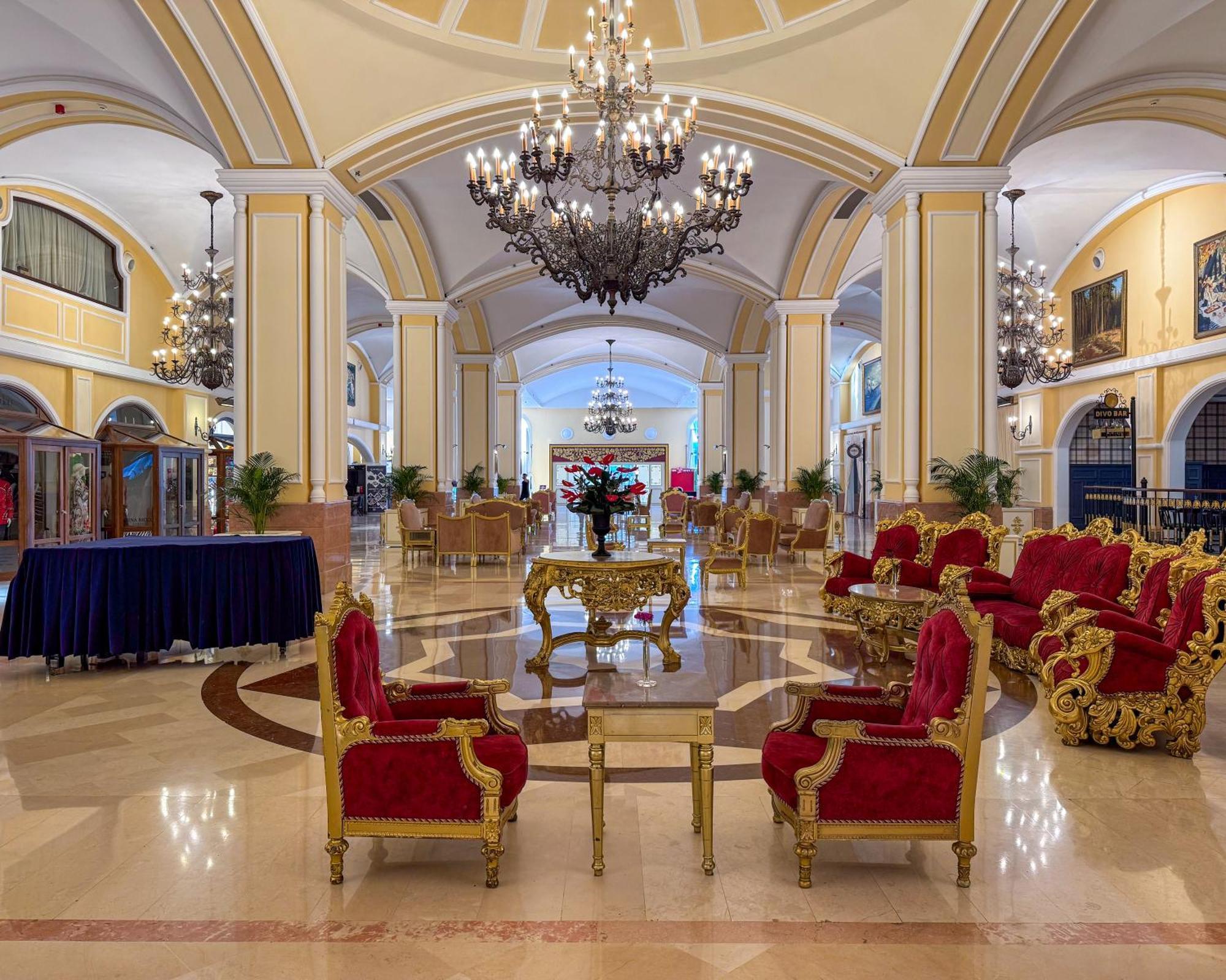 Kremlin Palace Station touristique